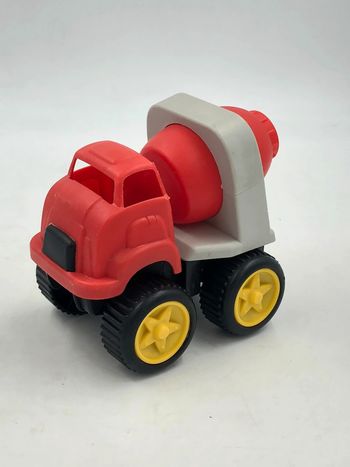 Véhicule miniature 1ere âge camion toupie