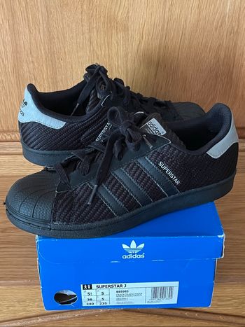 Basket Adidas superstar J taille 38