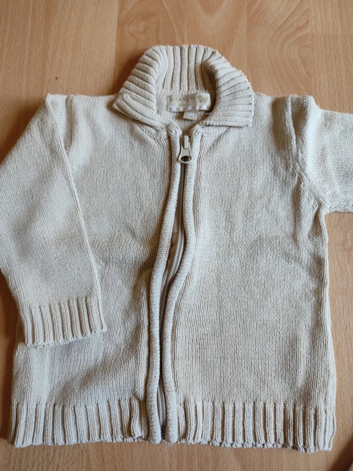 Lot salopette Les bébé sont comme ça + gilet Canari Baby + t-shirt manches longues Boboli en 9M - photo numéro 8
