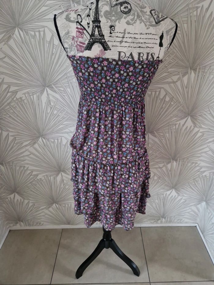 Jolie robe bustier fleuris taille 36/38 - photo numéro 2