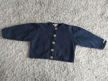 Gilet court bleu marine
6 ans
Miss P Boy