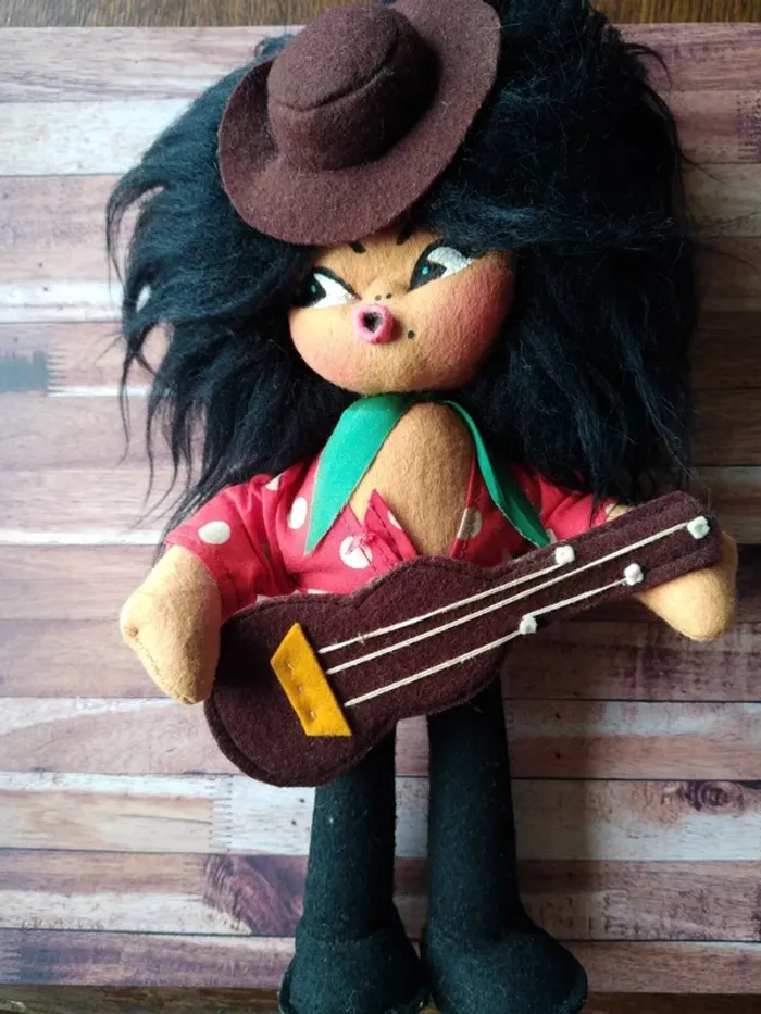 Poupée vintage feutrine muneca doll guitare musicien - photo numéro 2