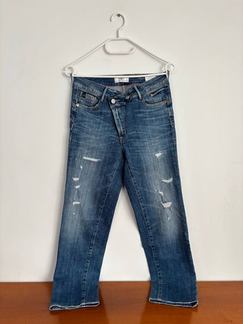 Jeans croisé Le Temps des Cerises taille 36 en parfait état 
