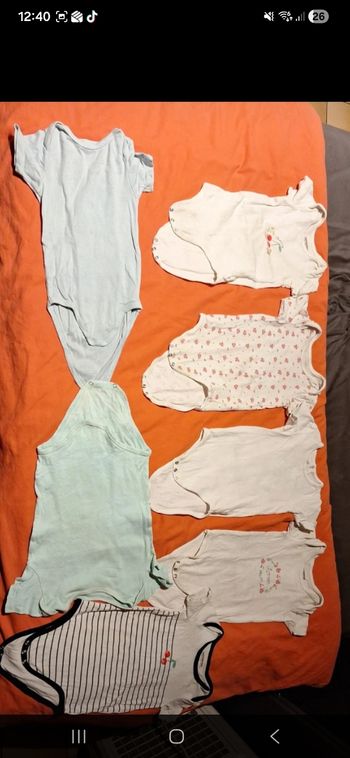 Lot bodies manche courtes 