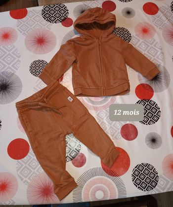 Tenue ensemble jogging 👦 taille 12 mois