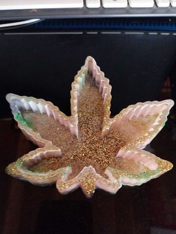 Cendrier résine feuille