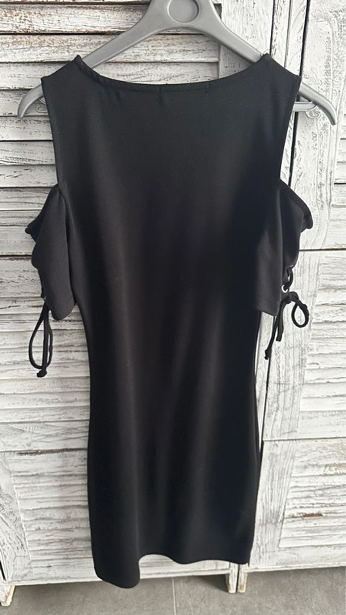 Robe noire - photo numéro 2