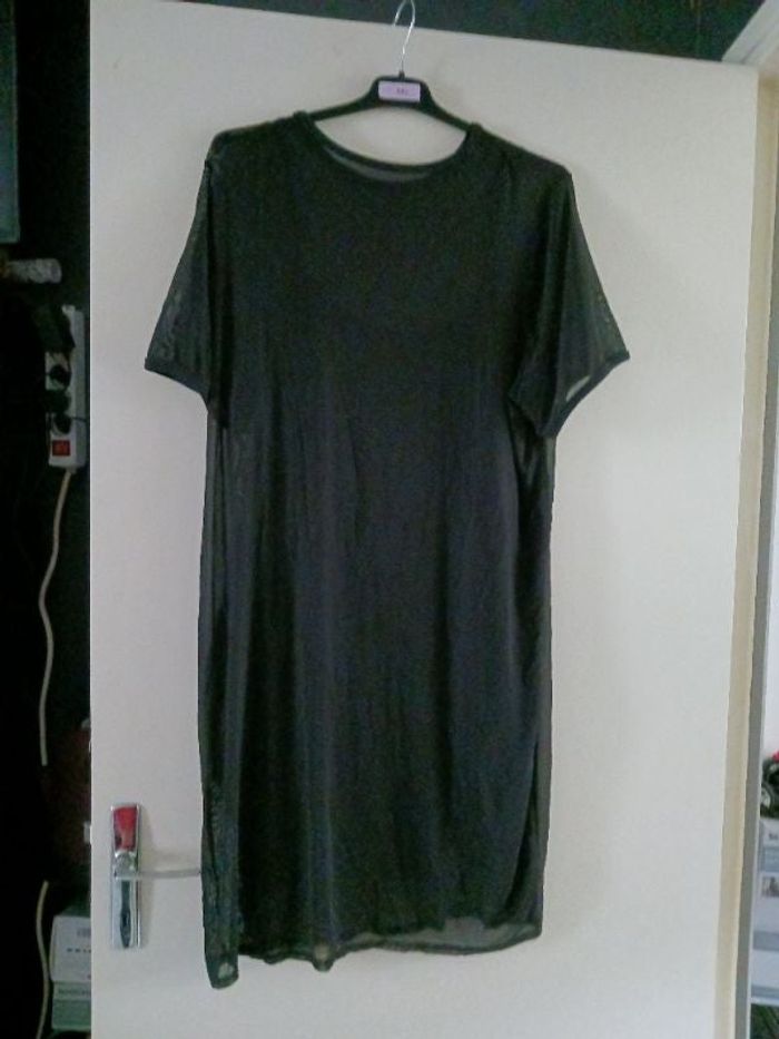 Robe courte boohoo taille 48