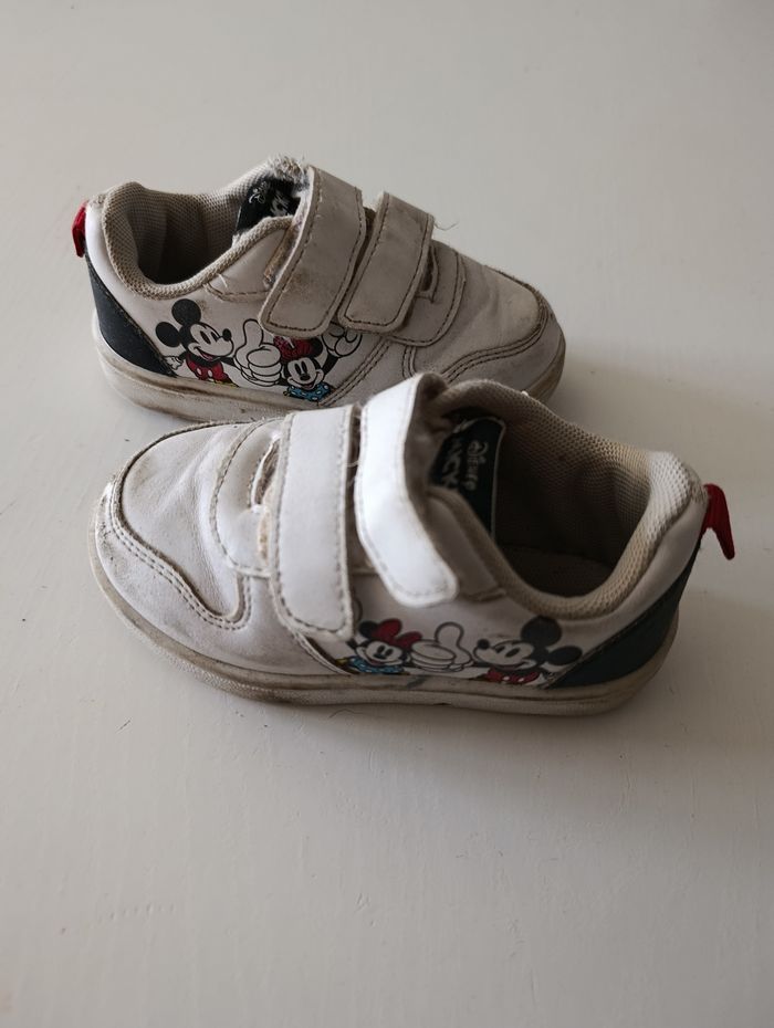 Baskets pointure 22 - photo numéro 2