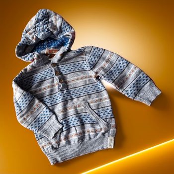 Superbe pull jaquart à capuche