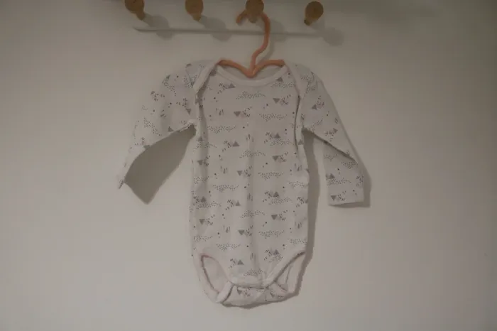 Lot bodies hiver fille 9 mois - photo numéro 6