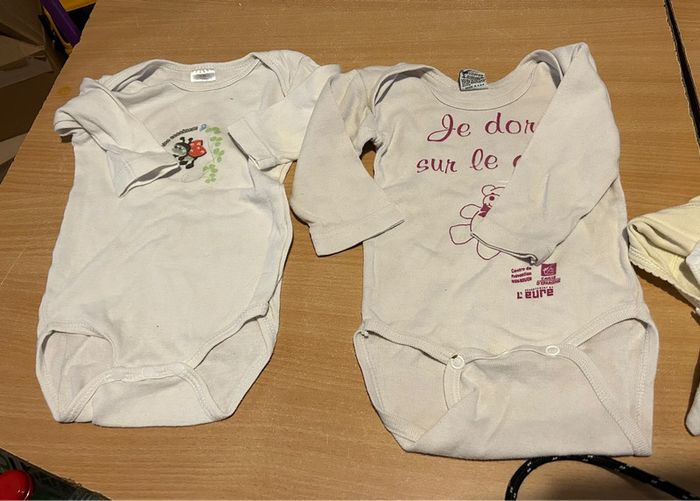 Lot de 15 body taille 6 mous - photo numéro 4