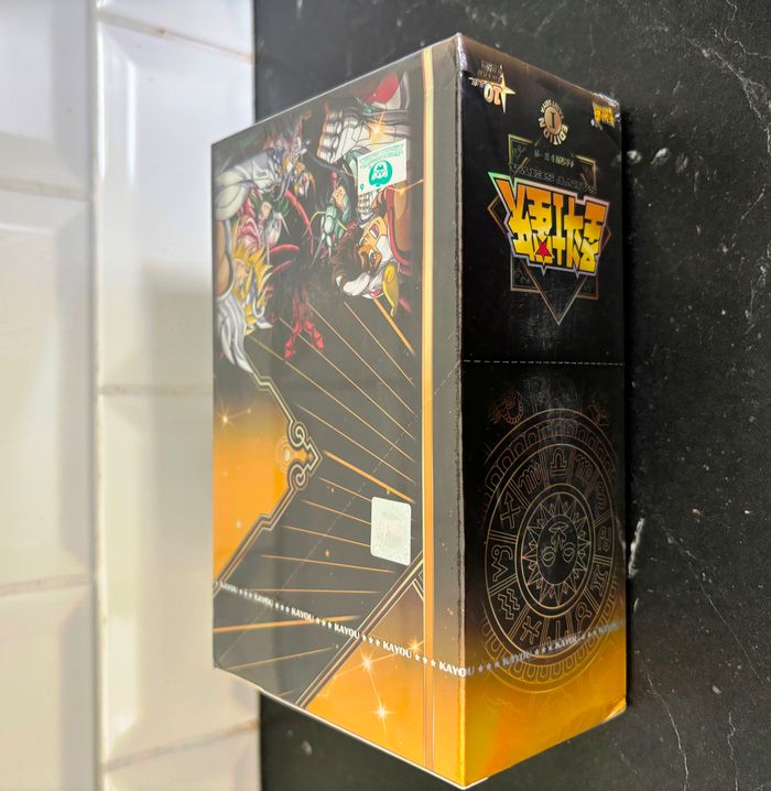 Display Saint Seiya Chevaliers du Zodiaque 10 Yuan série 1 18 Boosters! 90 Cartes à - photo numéro 6