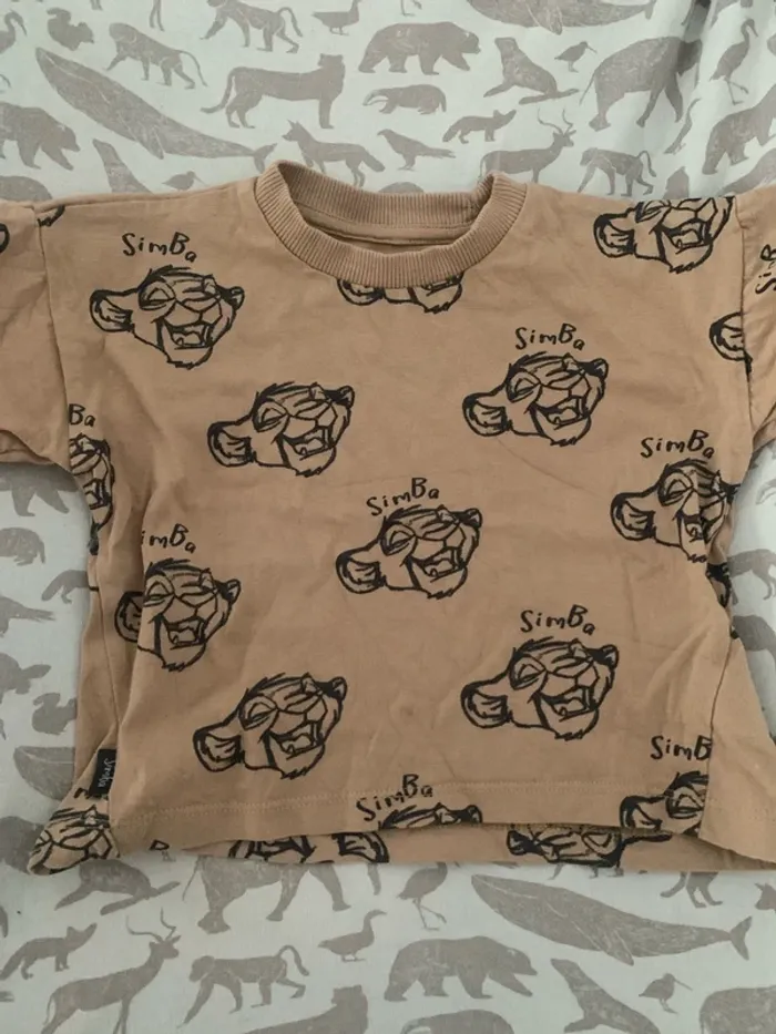 T-shirt Disney simba 6 mois - photo numéro 2