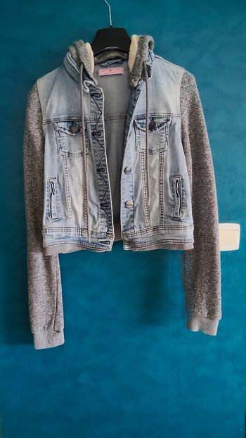 Veste en jean courte à capuche taille 2