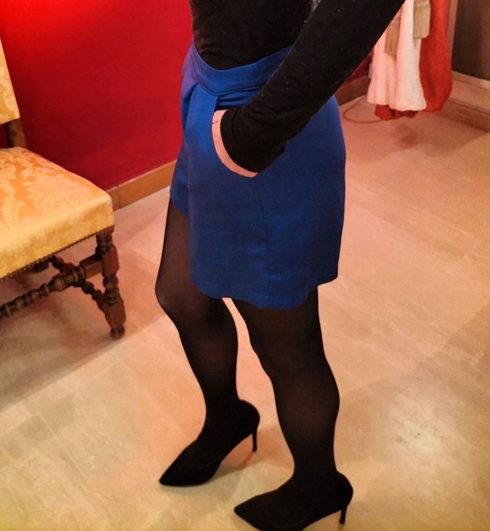 Short taille haute bleu électrique "Naf Naf" - photo numéro 2