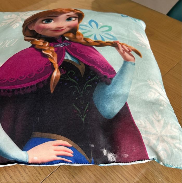 Coussin La reine des neiges - photo numéro 3