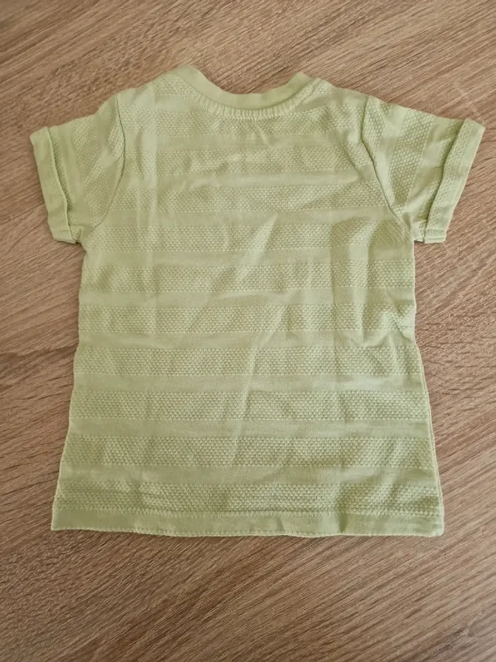 Tee-shirt neuf - photo numéro 2
