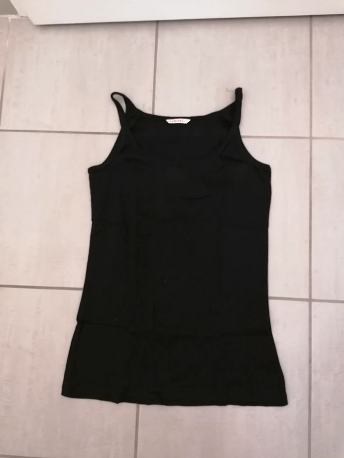 Débardeur neuf taille 3