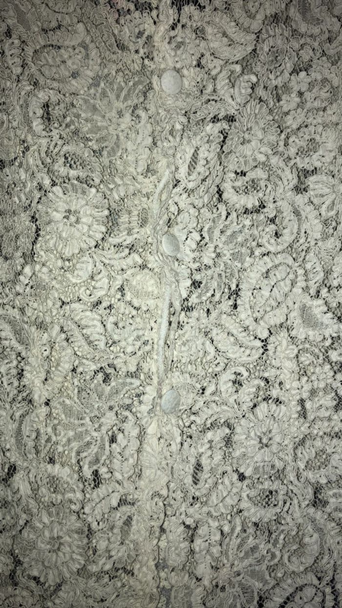 Gilet en dentelle blanche avec boutons taille S/M - photo numéro 2