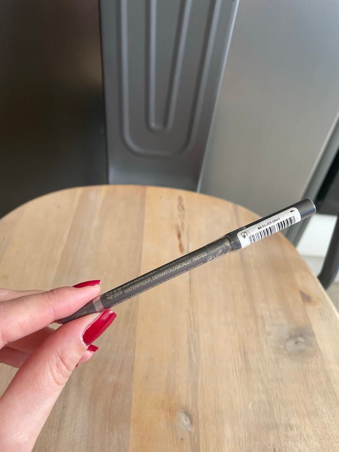 Maquillage Crayon eye-liner waterproof Maybelline - Teinte Silver Grey - Neuf et Scellé - photo numéro 4