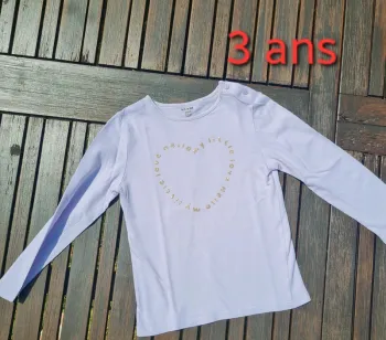 ● 3 ans ● Tee-shirt État neuf