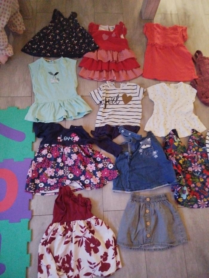 Lots robes fille 12 mois - photo numéro 2