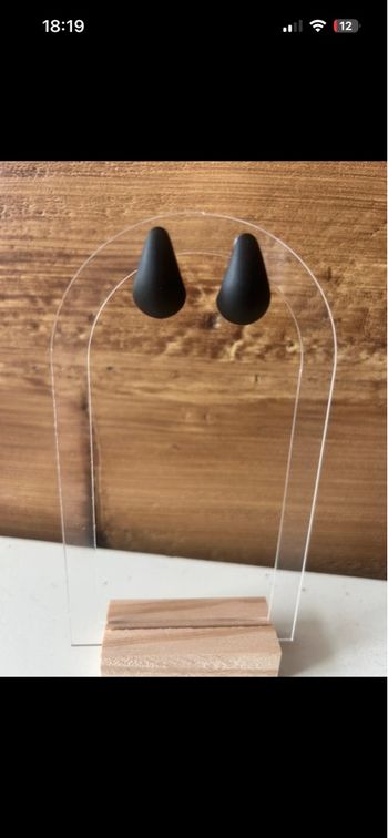 Boucle d’oreille femme goutte noir mat