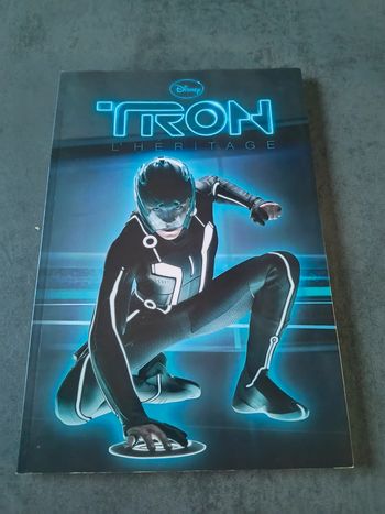 Vends livre Tron l'héritage de Disney.