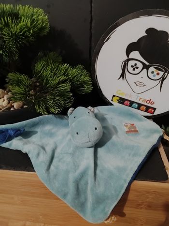 doudou hippopotame bleu marine les papoum moulin roty carré plat Jaune DD003233