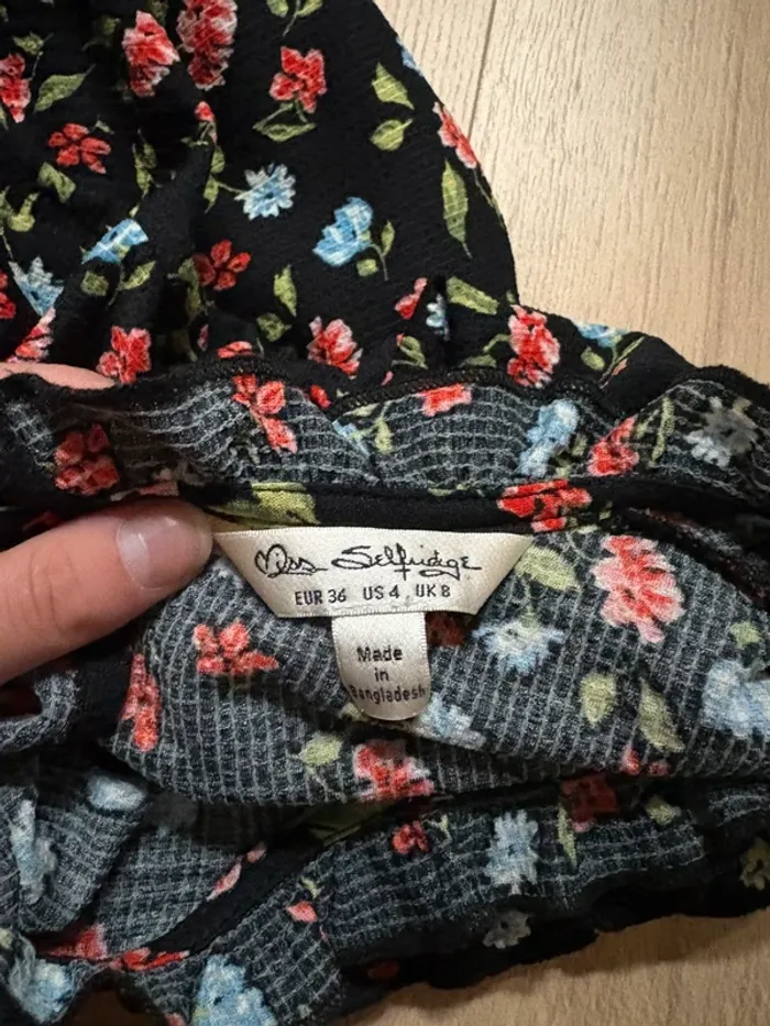 Robe noir à fleur - photo numéro 6