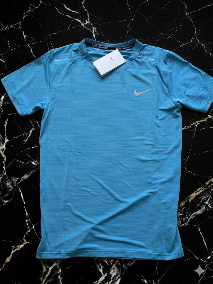 T shirt nike running - photo numéro 1
