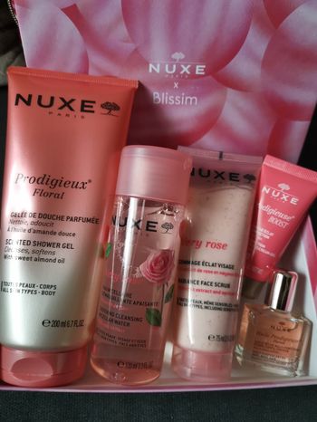 Lot de soins nuxe à la rose