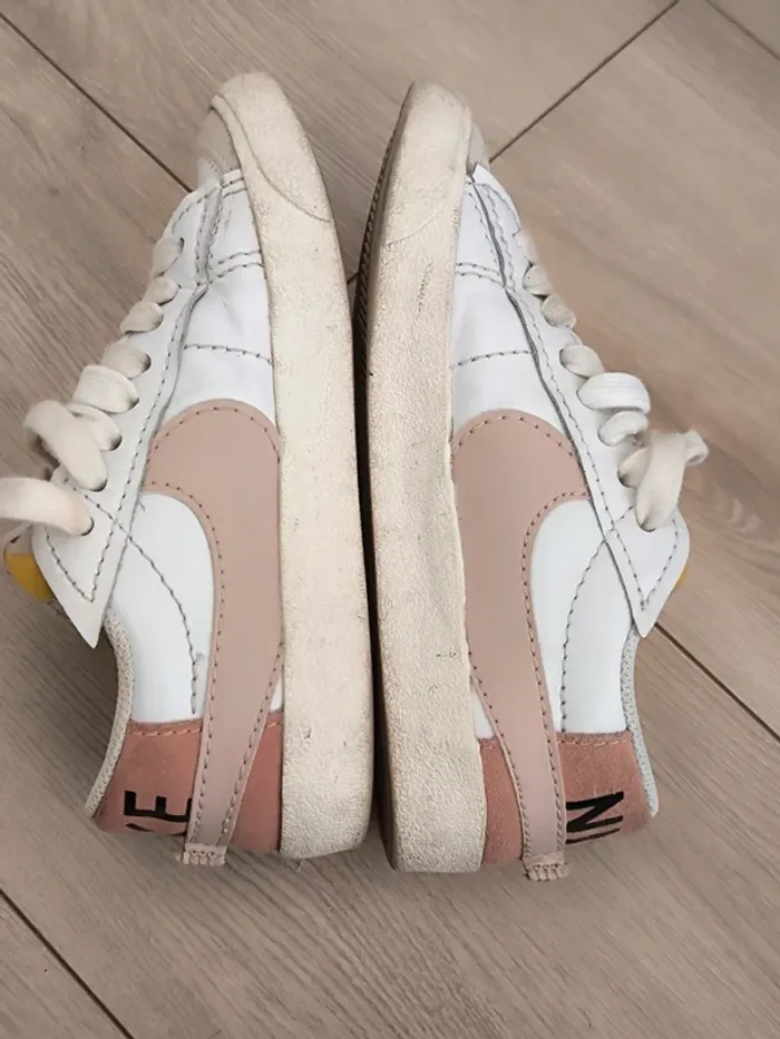 Basket Nike blazer low 37,5 - photo numéro 2