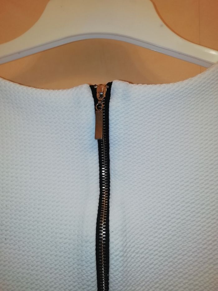 TOP PEPLUM ÉCRU ET NOIR TAILLE 36 /38 - photo numéro 3