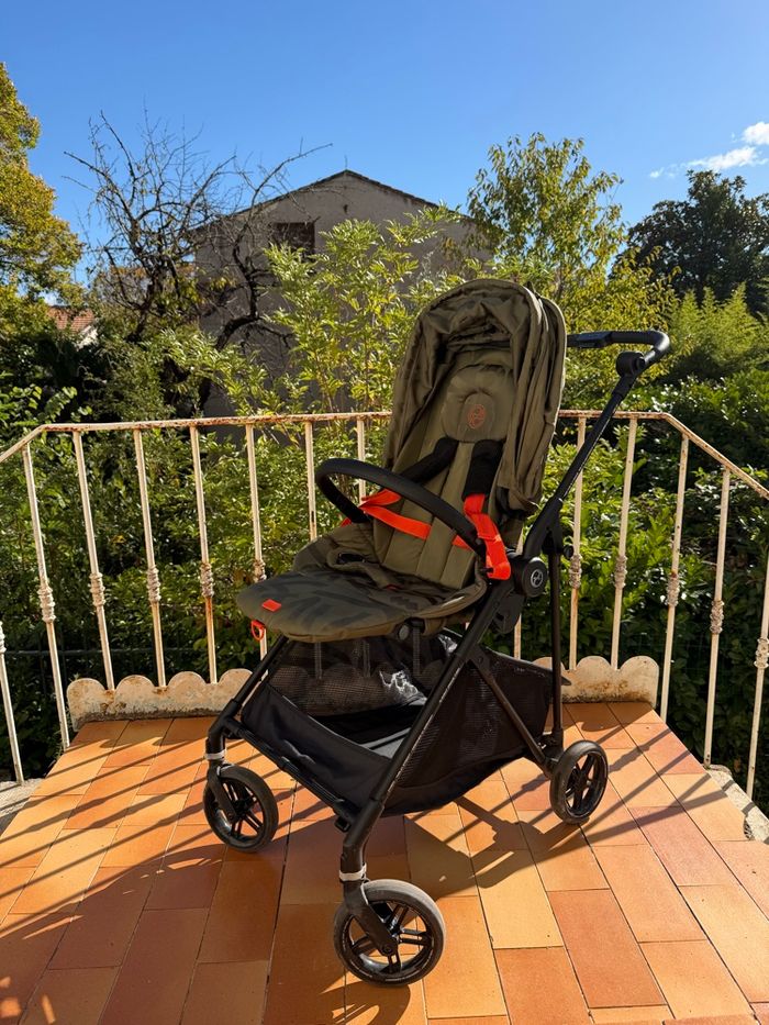 Poussette Cybex Melio Street kaki