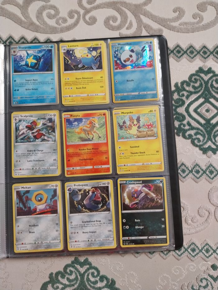 Livre rempli de carte pokémon - photo numéro 7