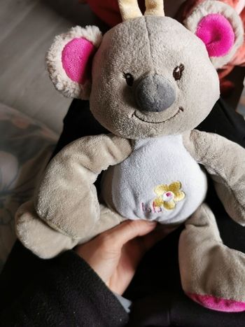 Peluche doudou lola marque arthur et lola