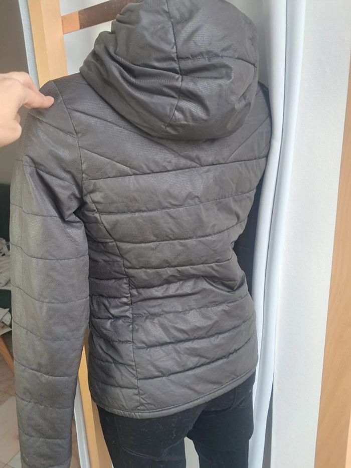 I code veste coupe vent capuche T.36 - photo numéro 10