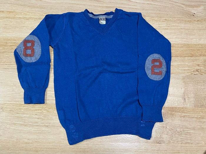 Lot 2 tshirts + 1 pull 6 ans - photo numéro 3