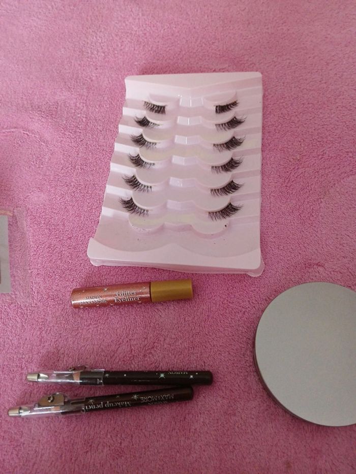 Lot maquillage - photo numéro 5