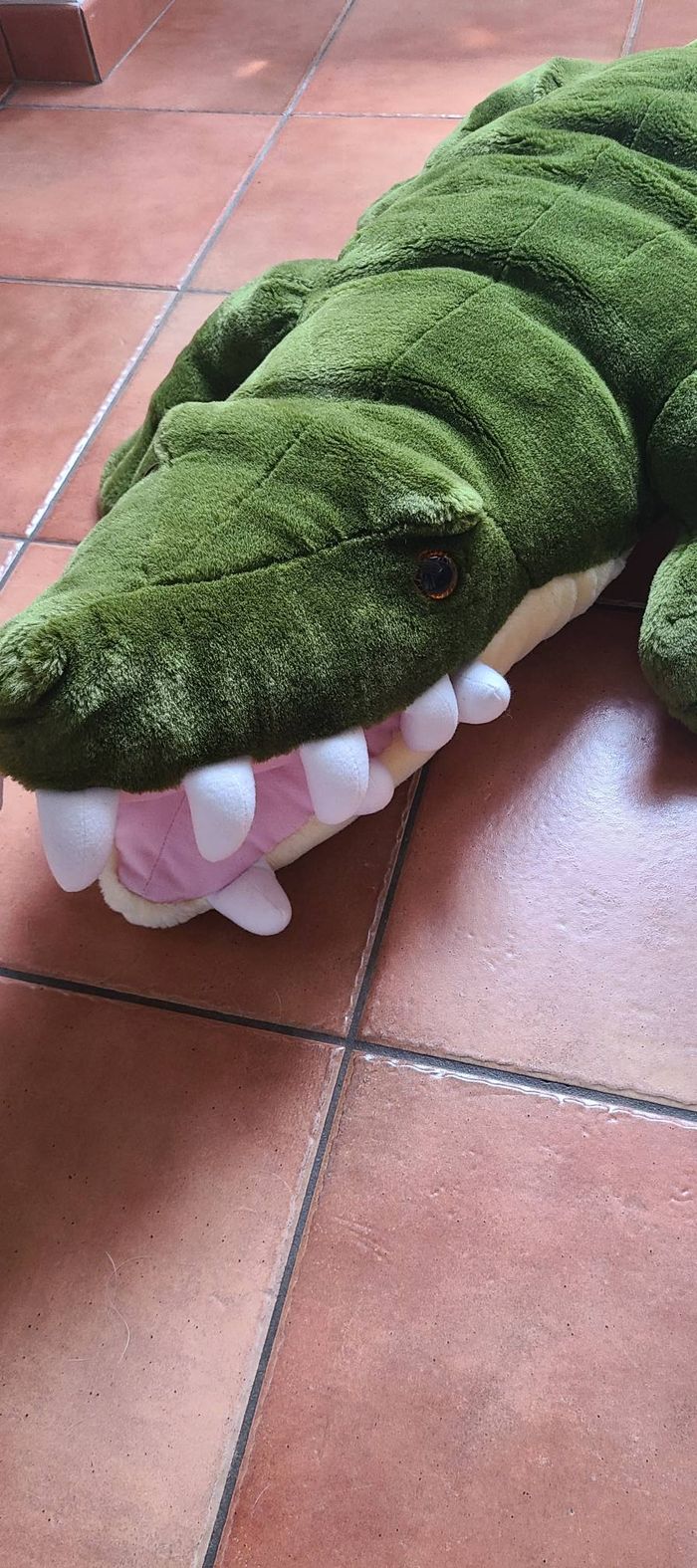 Crocodile en peluche réaliste avec bouche ouverte - photo numéro 4