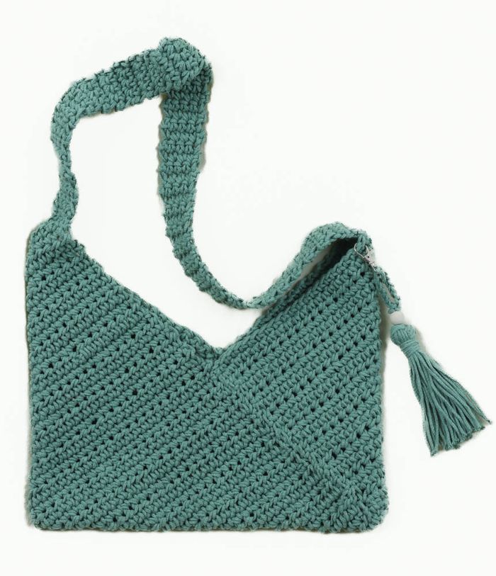 sac bandoulière avec pompon amovible au crochet fait main - photo numéro 2