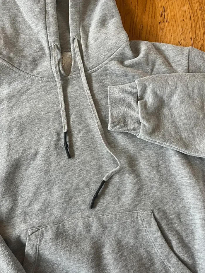 Sweat-shirt gris - photo numéro 3