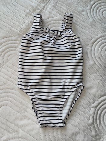 Maillot de bain 12 mois très bon état peu porté