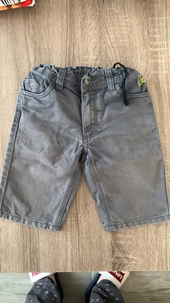 Short tape-à-l’œil