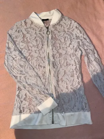 Veste à dentelle