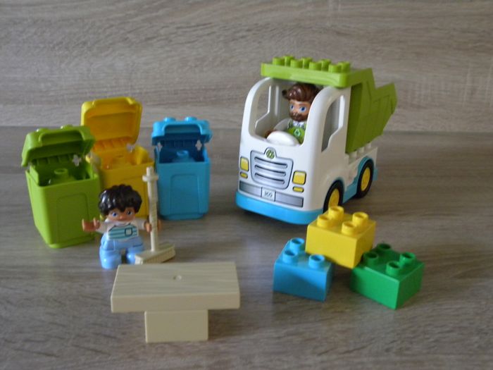 LEGO Duplo - le camion poubelle et tri sélectif 10945 - photo numéro 9