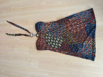 Robe et collier intégré
