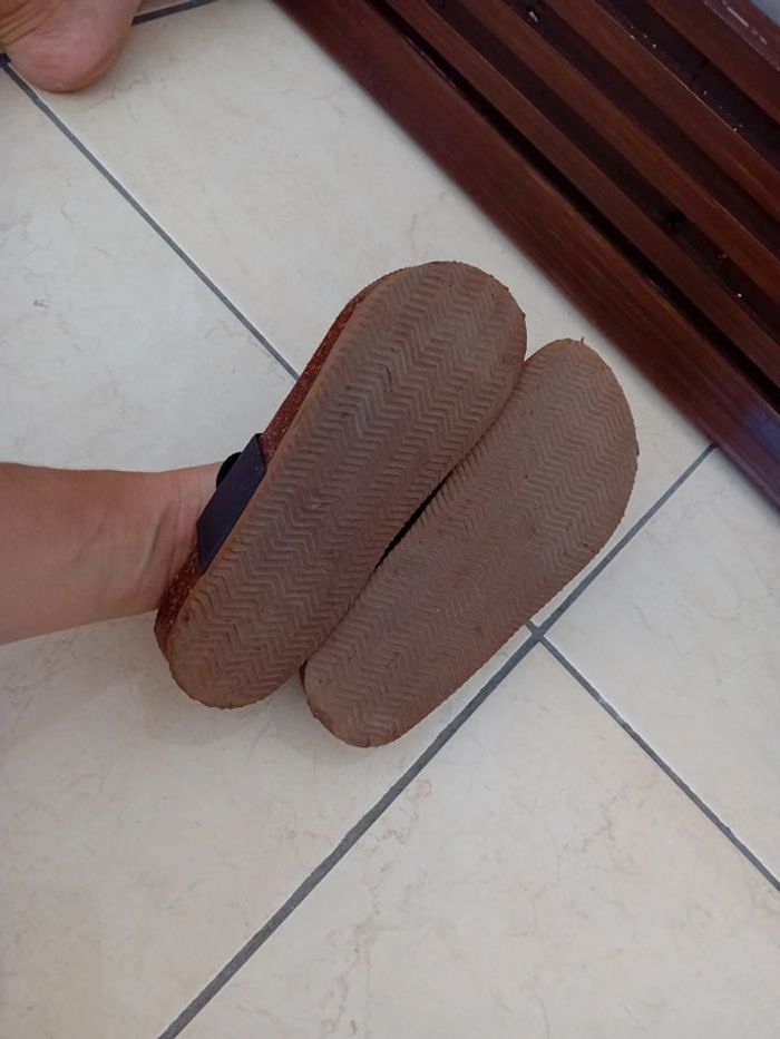 Tong fille t.32🍂🤎 - photo numéro 6